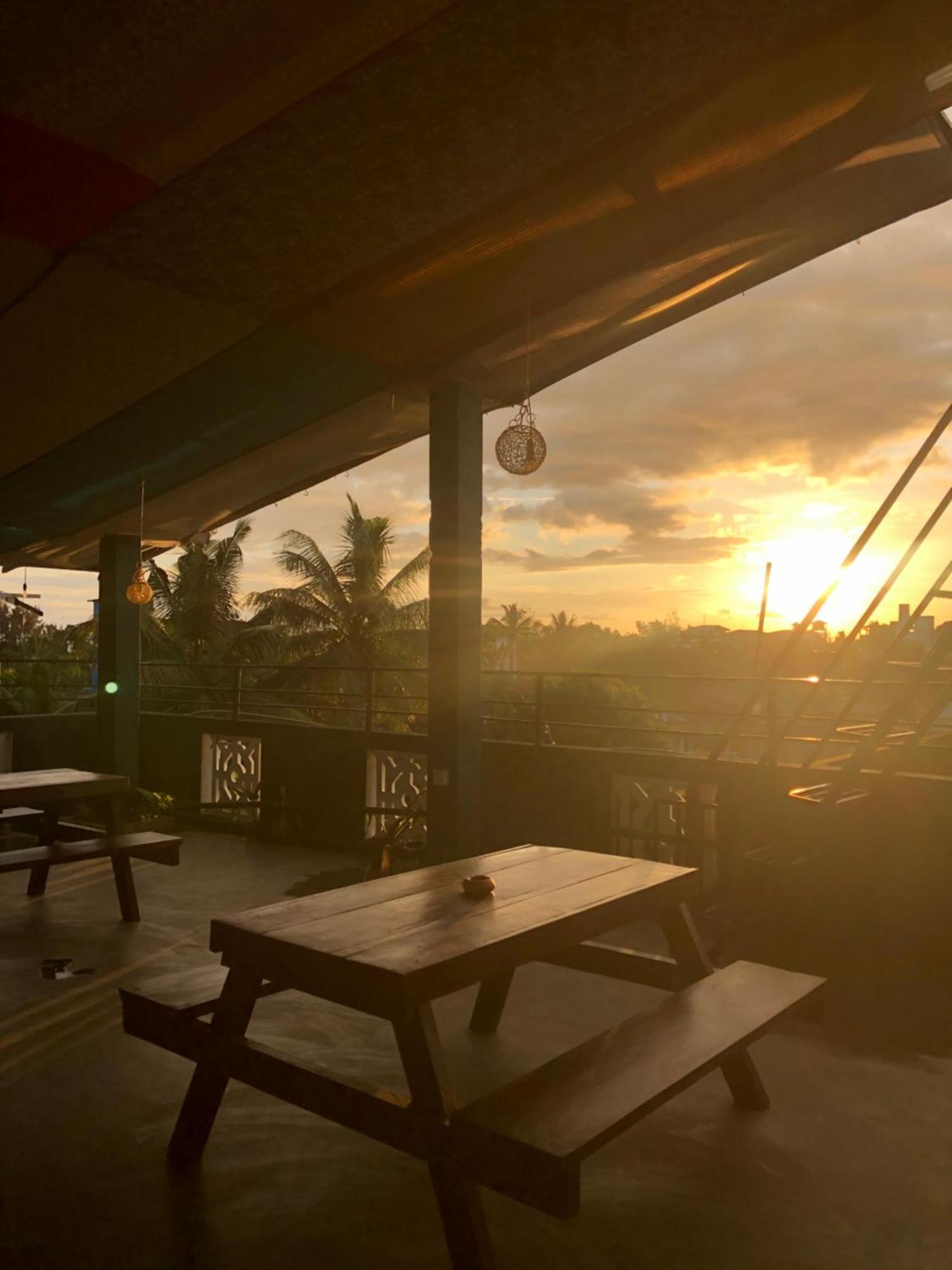 Beach Break Surf Hostel Weligama Extérieur photo