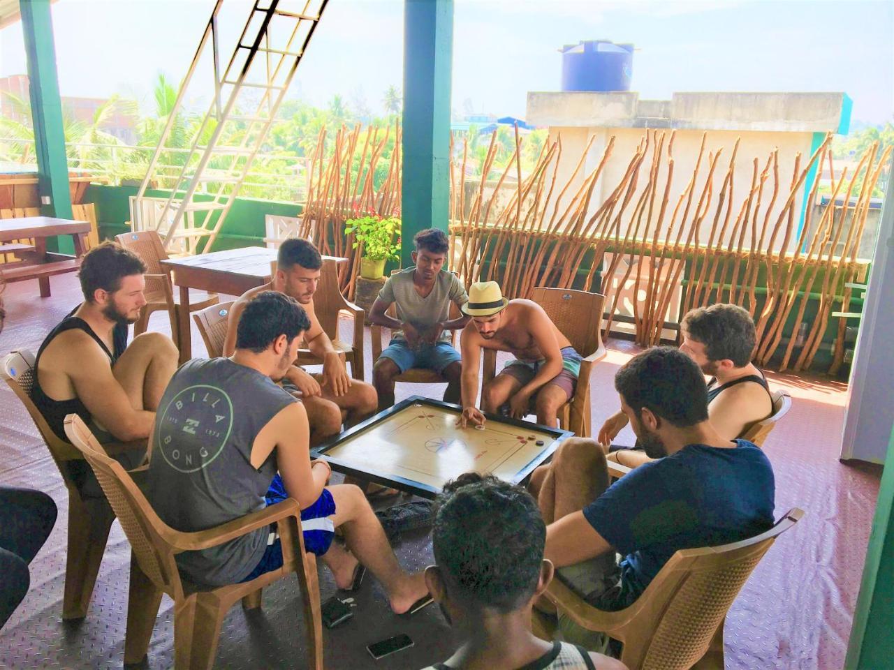 Beach Break Surf Hostel Weligama Extérieur photo